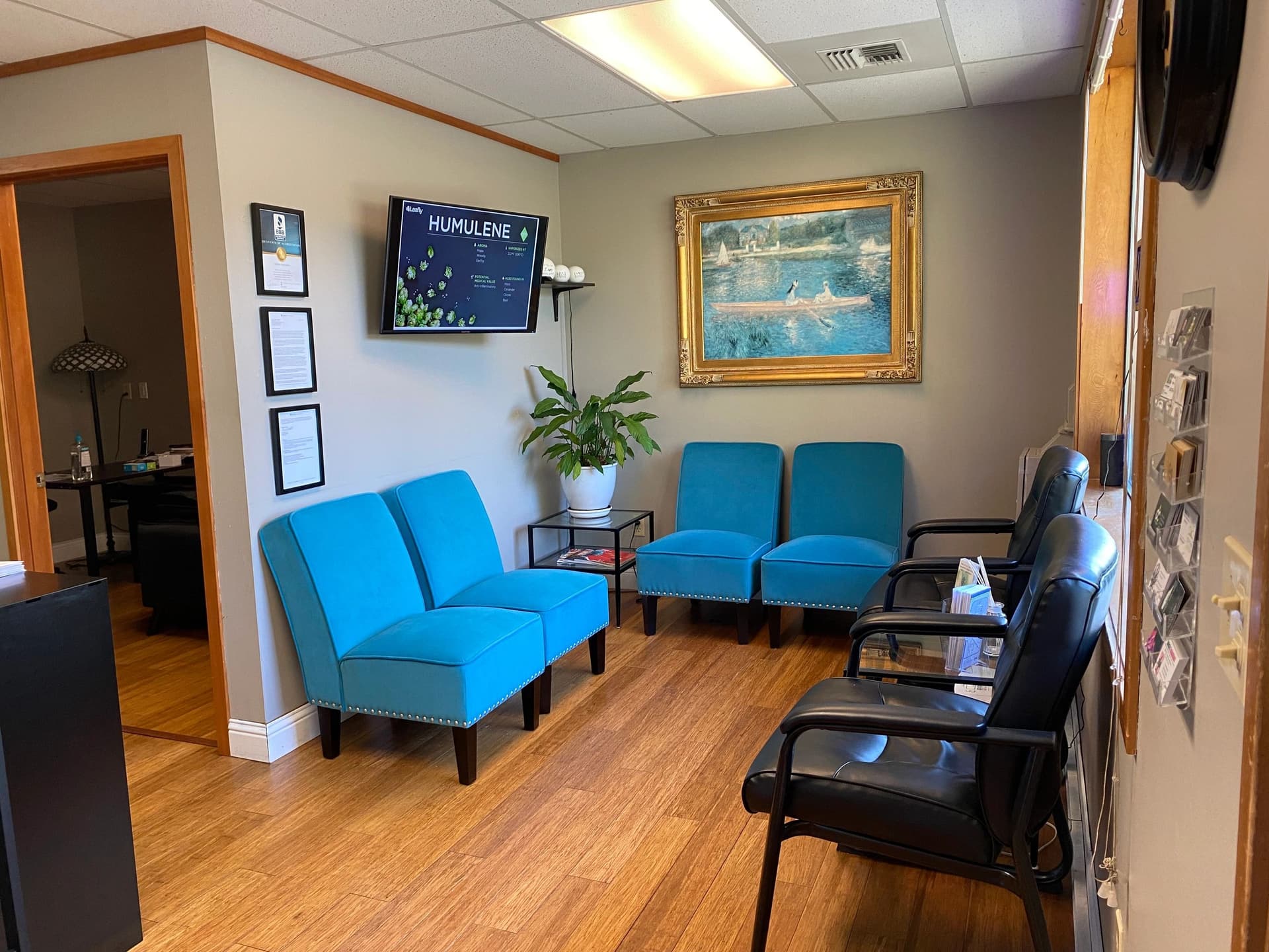 Holistic Evaluations lobby and reception area in Kent, WA